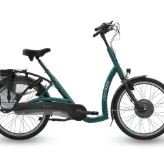 Groene Van Raam Balance bejaarden fiets met lage instap, bagagedrager en elektrische ondersteuning.