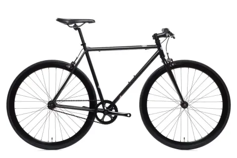 Een zwarte fixie fiets, minimalistisch en stijlvol. Dit type fiets, een fixie, heeft een vaste versnelling.