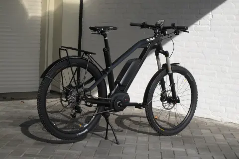 Zwarte elektrische fiets van GRACE met Bosch motor. Benieuwd wat een verzekering voor een elektrische fiets kost?