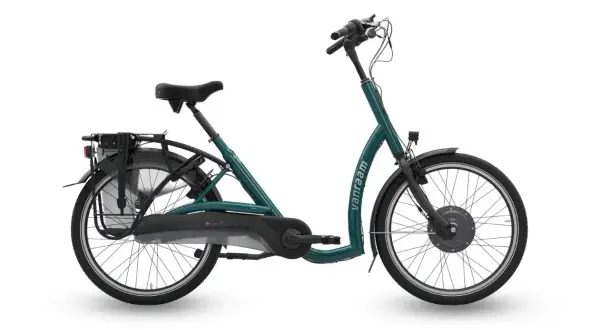 Groene Van Raam Balance bejaarden fiets met lage instap, bagagedrager en elektrische ondersteuning.