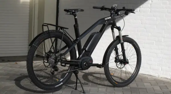 Zwarte elektrische fiets van GRACE met Bosch motor. Benieuwd wat een verzekering voor een elektrische fiets kost?