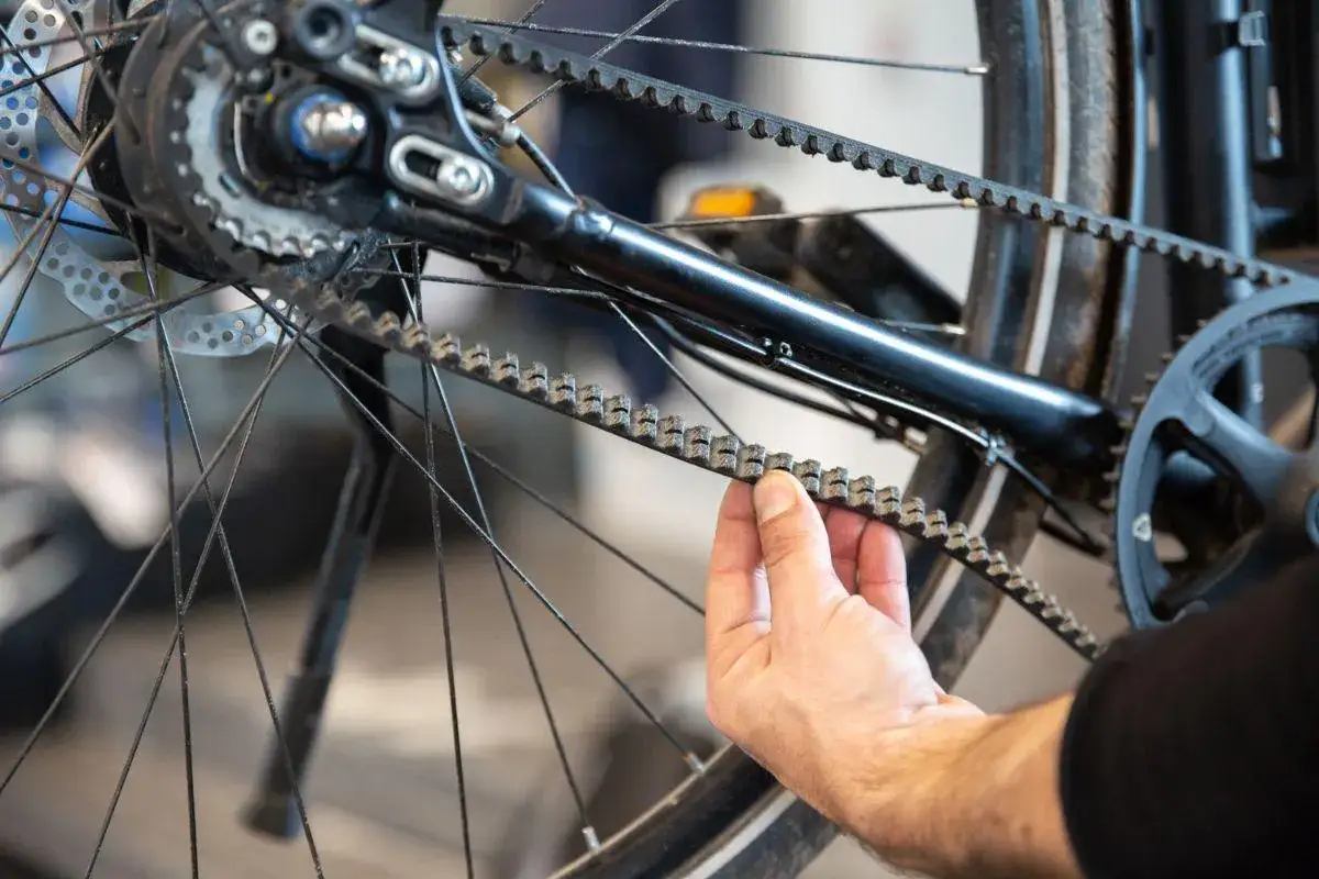 Fiets riem vervangen? Zo doe je het goed en bespaar je kosten!