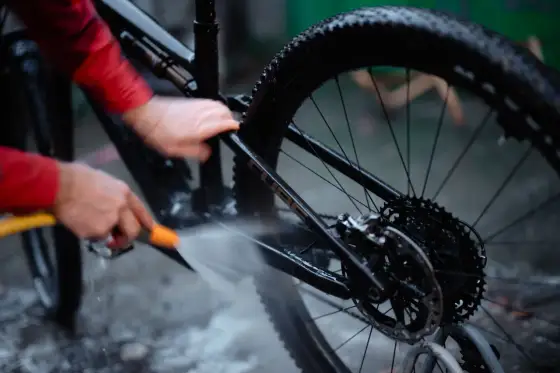 Fietsketting schoonmaken met Dasty - Zo doe je het veilig